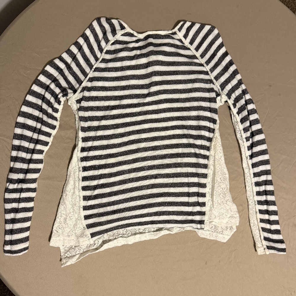 Striped sweater. Size Large. Brand is Hannah.